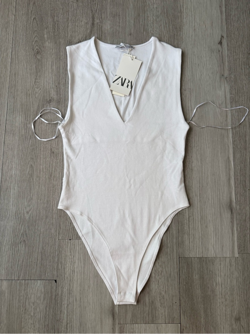 Zara Women’s White V Neck Sleeveless Stretchy Bodysuit Medium NWT
